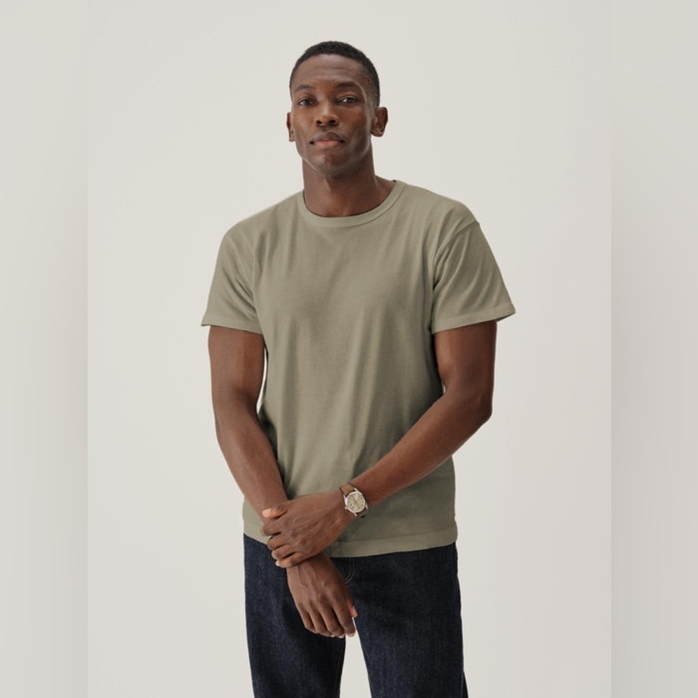 Buck Mason T-shirt XL 100% cotton soft casual
Tan lightweight short sleeve USA